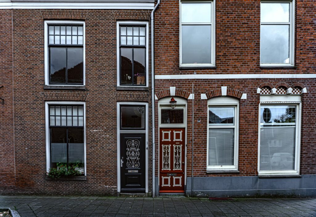 Denk je eraan om een huis te kopen met hulp van je ouders? Ontdek wat de regelgeving is, en hoe je het slim en zonder gedoe kunt regelen!