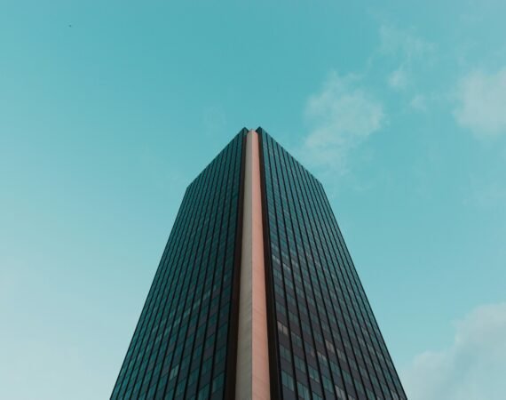 Overwaarde benutten: aflossen, verbouwen of investeren?